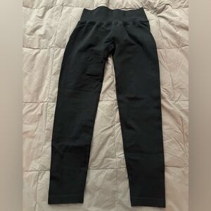 Halara 3.0 OneForm Seamless
Flow High Waist Tummy Control
Butt Lifting Leggings